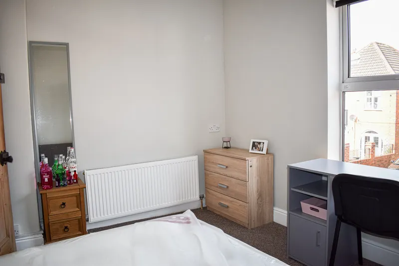 Homely 3 Bed Student House // Aug 2026 - Image 5
